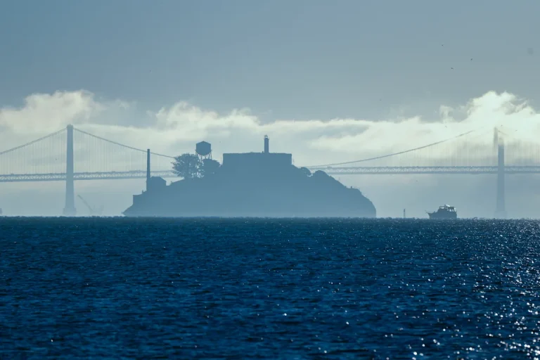 Trump afirma que reabrirá la prisión de Alcatraz