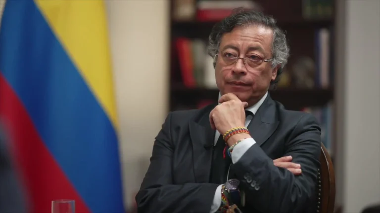 “Un acto de tiranía de EE.UU. lanzar misiles sobre aguas de soberanía extranjera”: Petro, en entrevista con BBC
