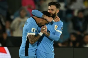 Uruguay le gana a Venezuela y acaricia el Mundial de 2026