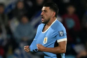 Uruguay se reconcilia con la victoria y Chile se despide del sueño americano