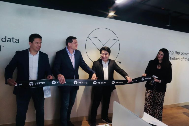 Vertiv inaugura un hub integrado de servicios empresariales en Bogotá