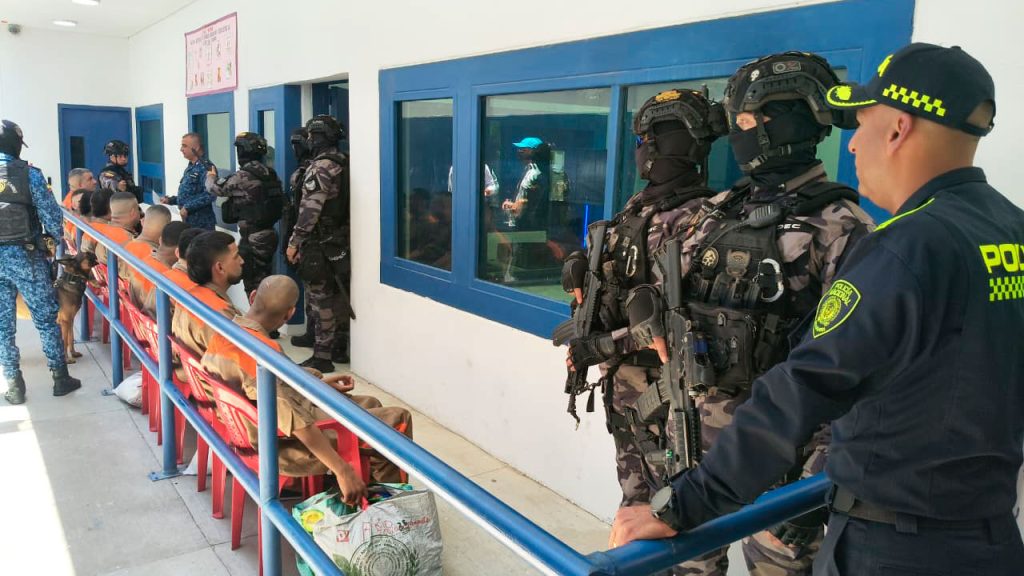 Presos trasladados de Barranquilla a Bogotá.