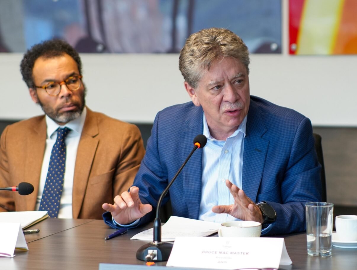 Gobierno, empresarios y centrales obreras reactivaron el diálogo sobre aplicación de la reforma laboral