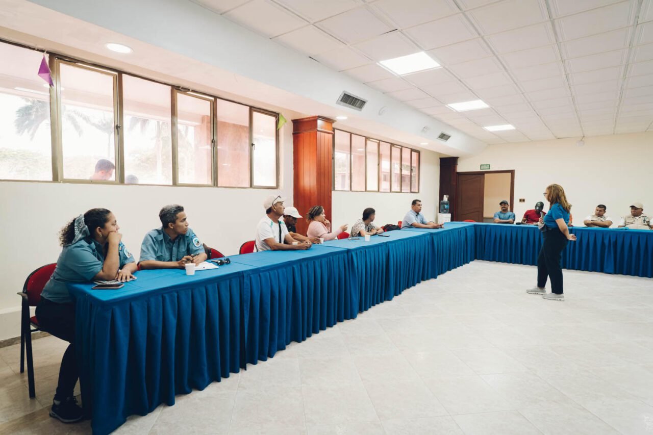 Investigan cómo fortalecer los servicios turísticos en Bahía Concha, Parque Tayrona